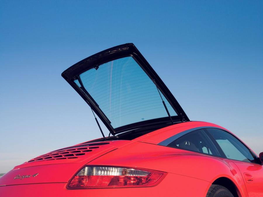  Porsche 911 Targa 4 2005 года  (фото 19 из 22)